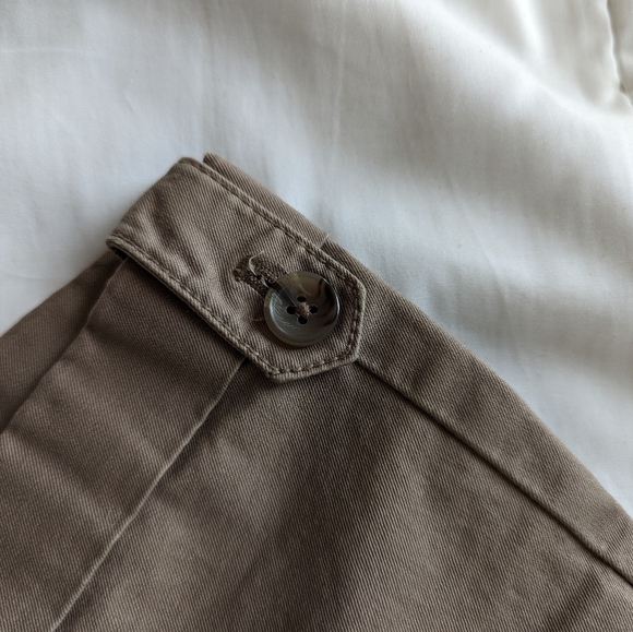 Tan shorts - Picture 4 of 5